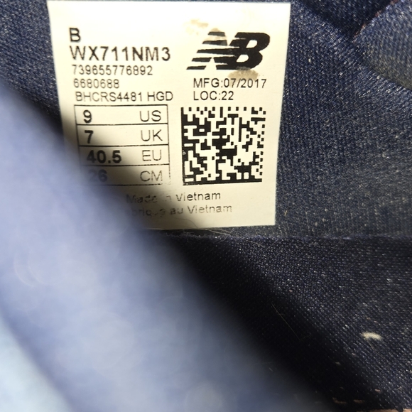 New Balance Navy shoes - Picture 2 of 4